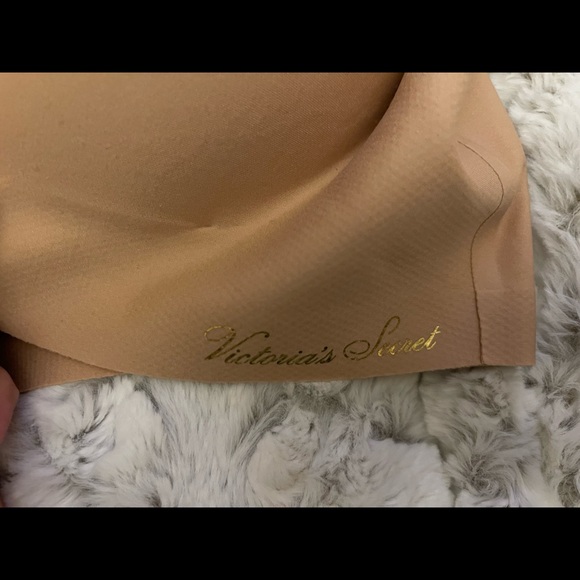 NIB VICTORIA’S SECRET UNLINED LIGHT WEIGHT BRA WITH REMOVABLE PADS - Picture 4 of 6